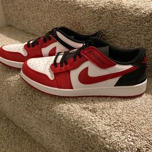 Jordan 1 low Flyease